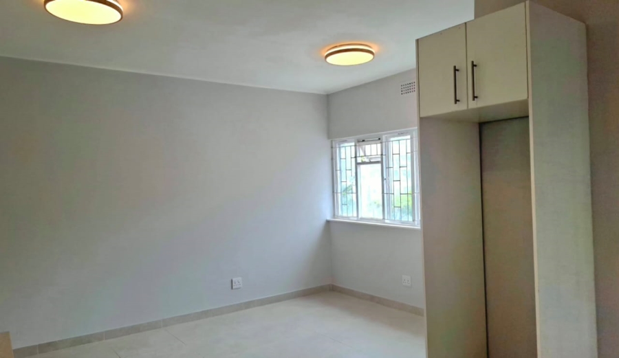 2 Bedroom Property for Sale in Sea Point Western Cape